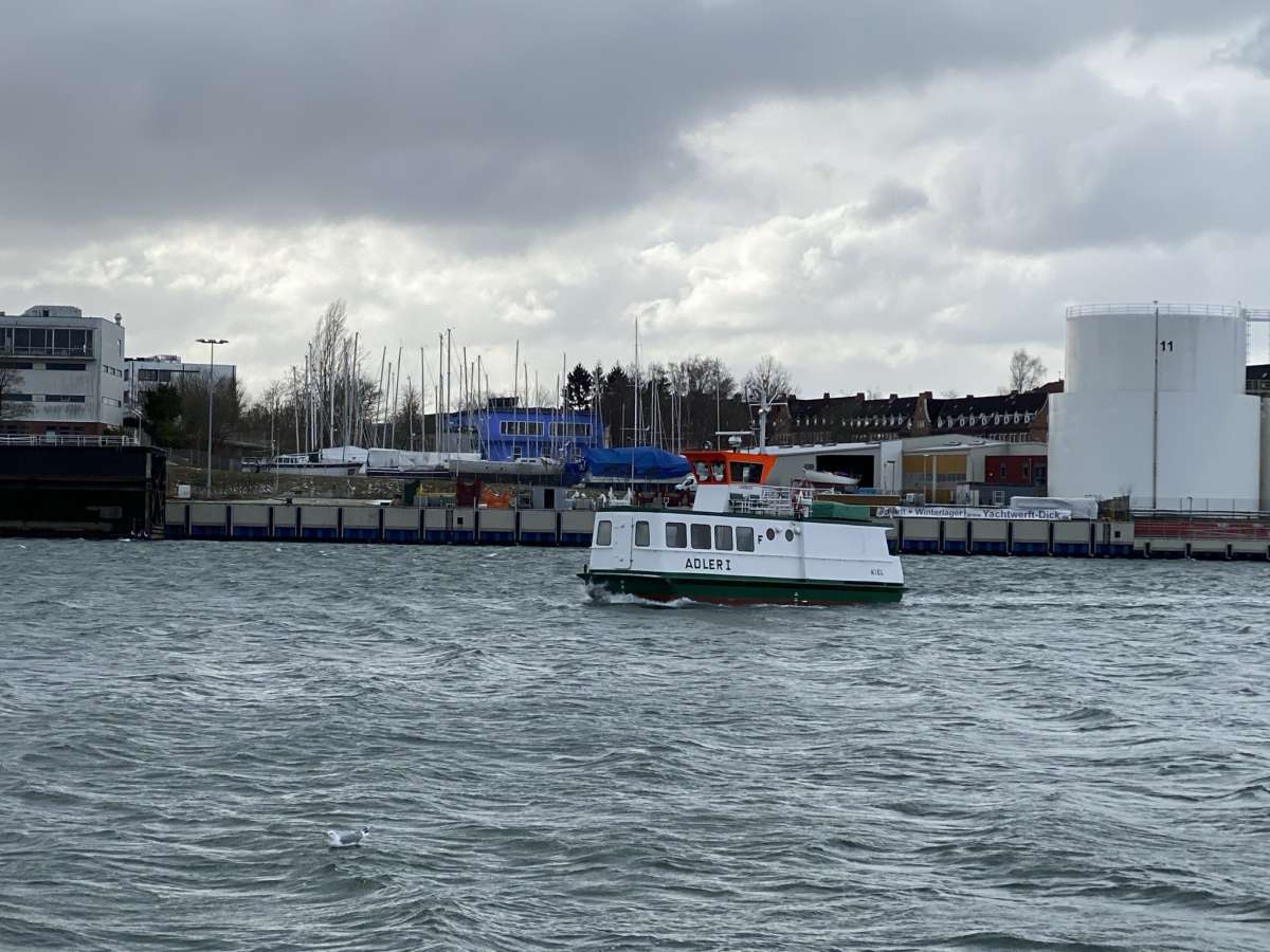 Adler I Fähre Nord-Ostsee-Kanal Kiel-Wik