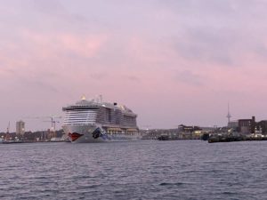 Cruise ship AIDAcosma maiden call in Kiel