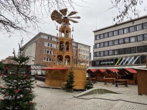 Asmus-Bremer-Platz Kiel Weihnachtspyramide