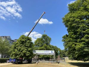 Kieler Woche Aufbau im Schlossgarten Kiel