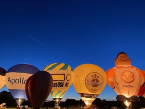Ballons Kieler Woche Night Glow