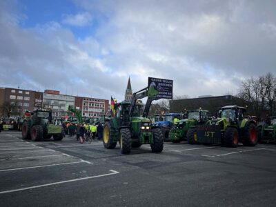 Farmers park with tractors on the Exerzierplatz Kiel Farmers protest January 8, 2024