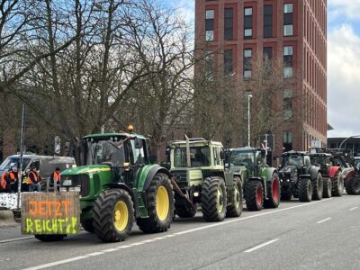 Farmers protest with tractors in Kiel