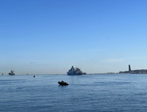 Übung in der Kieler Förde: NATO Fregatten werden von Spezialkräften der Marine in der Förde attackiert