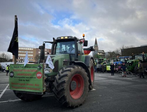 Bauernprotest in Kiel: Landwirte demonstrieren mit Trecker-Konvoi am 8.1.2024
