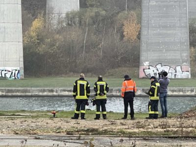 Fire brigade with drone Holtenauer Hochbrücke on the Kiel Canal November 30, 2022