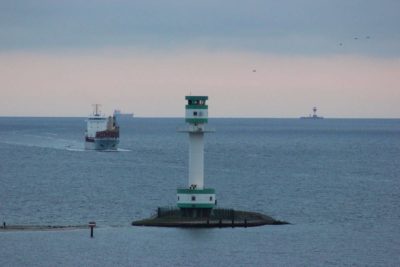 Ships at the Friedrichsort lighthouse