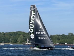 Guyot Imoca-Yacht Kieler Förde The Ocean Race Fly-By Kiel