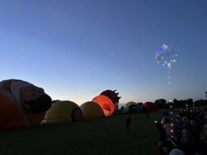 Kieler Woche 2022 Heißluftballons Night Glow auf dem Norder