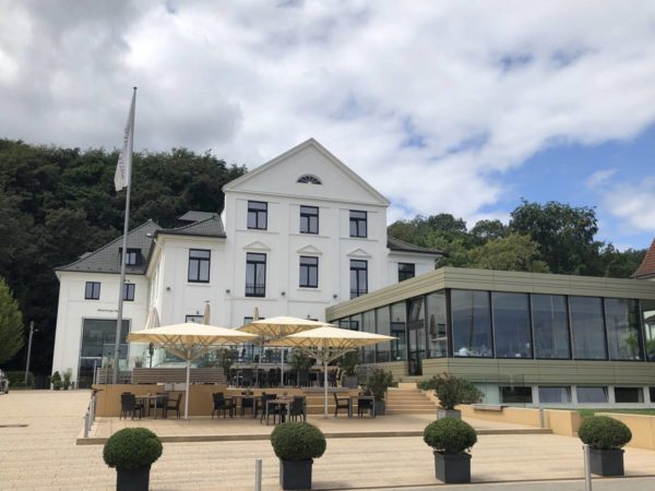 yacht club kiel restaurant