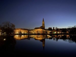 Kiel bei Nacht Kleiner Kiel & Rathaus