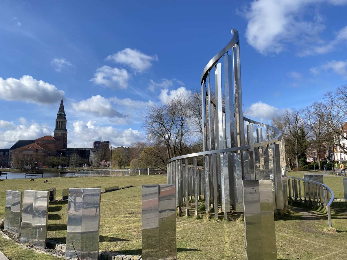 Kieler Innenstadt Skulptur Wind-Licht-Objekt