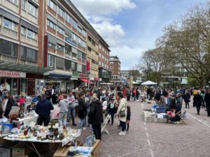 Kieler Innenstadt Flohmarkt 1.5.2022 Holstenplatz