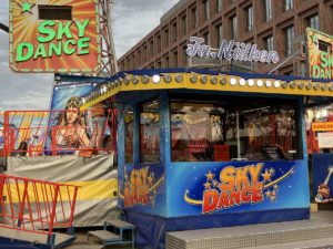 Sky Dancer Kieler Woche Jahrmarkt