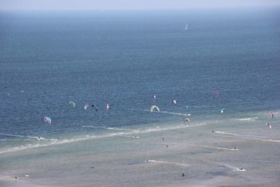 Kitesurfing in Laboe an der Ostsee - Blick vom Marine Ehrenmal