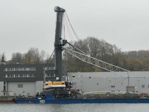 Kran hat Nord-Ostsee-Kanal Brücke in Kiel gerammt