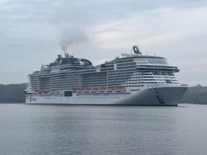 Kreuzfahrtschiff MSC Grandiosa Ankunft Kiel 7.5.2022