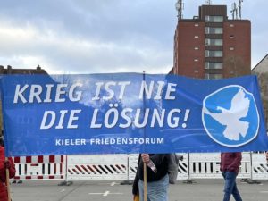 Krieg ist nie die Lösung - Kieler Friedensforum Banner
