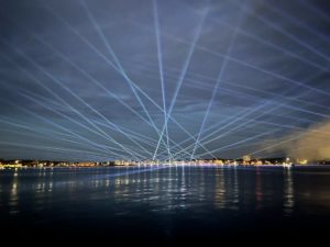 Lasershow beim Kieler Woche Feuerwerk 2022
