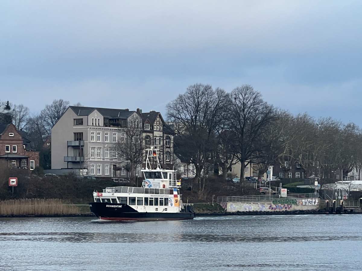ms-schwentine-personenfaehre-nord-ostsee-kanal-anleger-holtenau | We ...