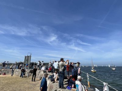 Leuchtturm Friedrichsort Zuschauer The Ocean Race 2023 Fly-By-Kiel