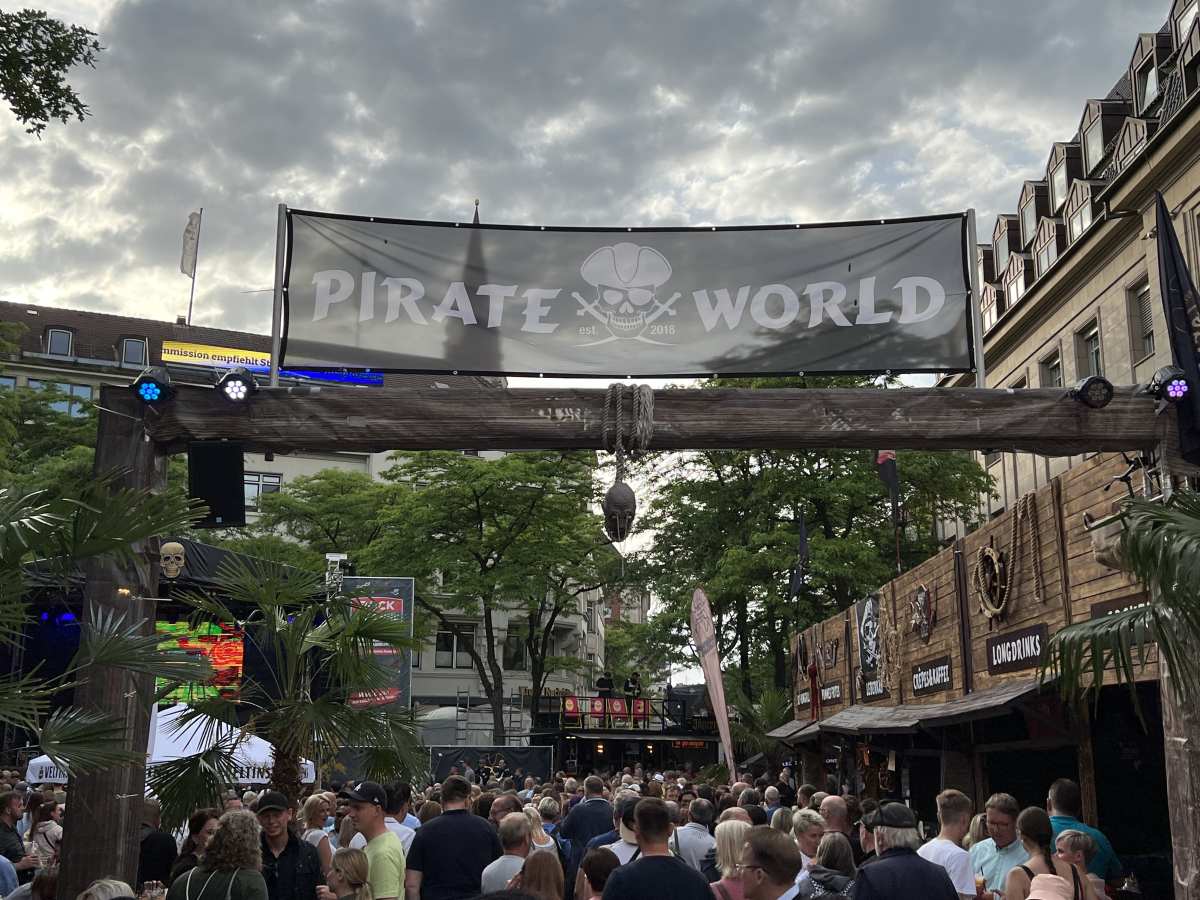 Pirate World Kieler Woche Bühne