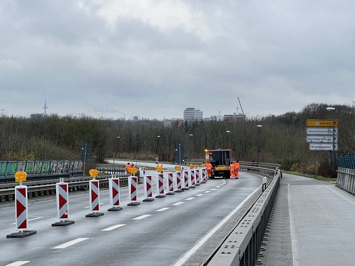 Prinz-Heinrich-Brücke Kiel ab 7.12.2022 einspurig befahrbar