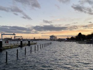 Reventloubrücke Kiel Ostseekai AIDacosma