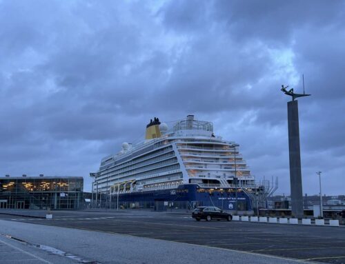 236-Meter Schiff Spirit of Discovery beendet am 29.12.2023 Kreuzfahrtsaison in Kiel 2023