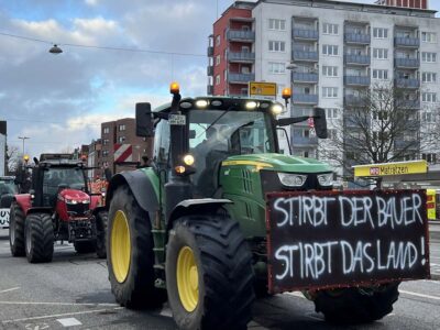 Trecker-Konvoi Kiel Landwirte protestieren am 8.1.2024