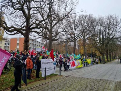 Warnstreik UKSH Kiel Mitarbeiter am Landtag