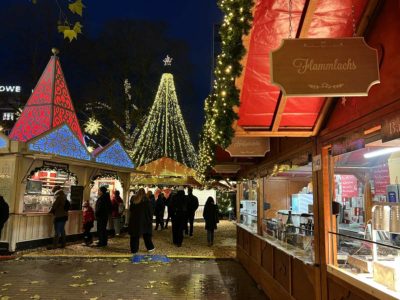 Weihnachtsmarkt Kiel 2022 Holstenplatz Flammlachs