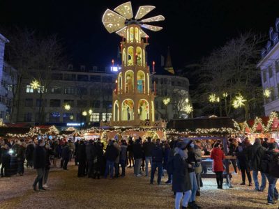Weihnachtsmarkt Kiel Pyramide Asmus-Bremer-Platz