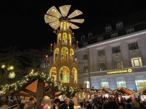 Weihnachtspyramide Asmus-Bremer-Platz Weihnachtsmarkt Kiel