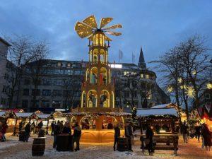 Weihnachtspyramide Asmus-Bremer-Platz Weihnachtsmarkt Kiel