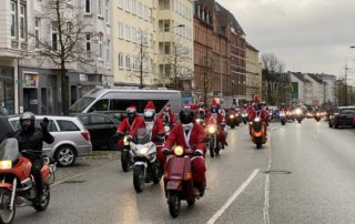 Kiel X-MAS Ride 2021 Weihnachtsmänner auf Motorrädern