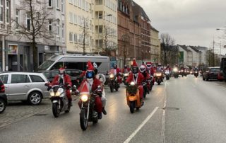 X-MAS Ride Kiel 2021 Weihnachtsmänner auf Bikes